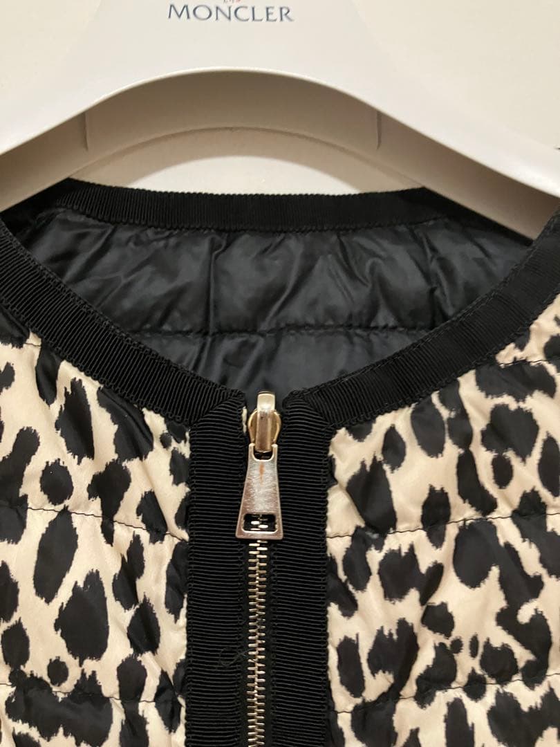 Moncler モンクレール　リバーシブルライトダウンジャケット