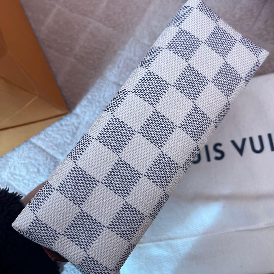 LOUIS VUITTON グレー・ホワイト ポーチ