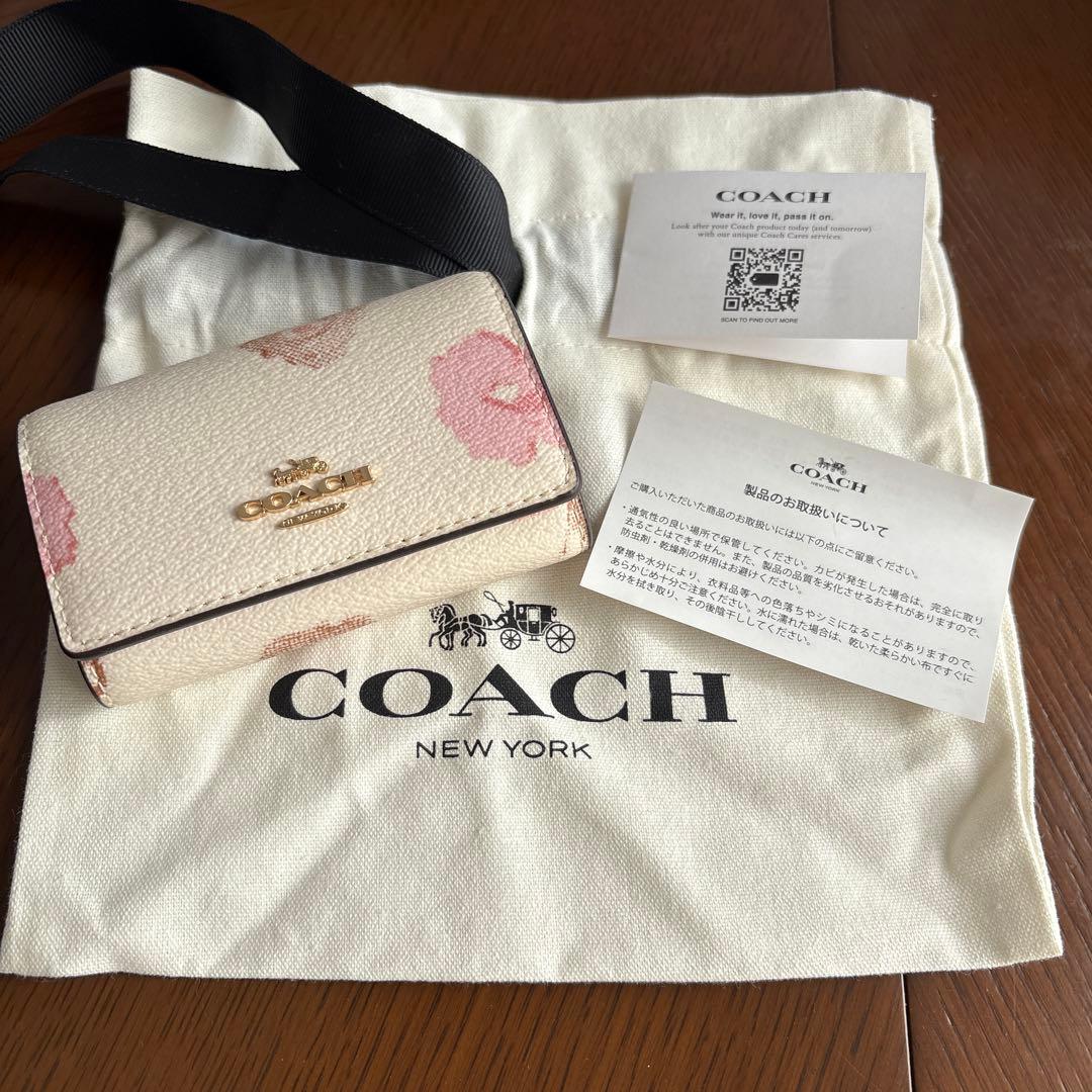 COACH フラワープリント レザーキーケース