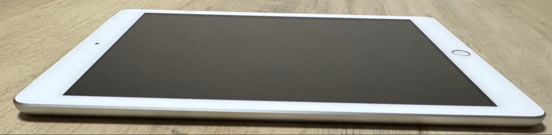 iPad（第5世代）32GB Wi-Fi＋Cellularモデル