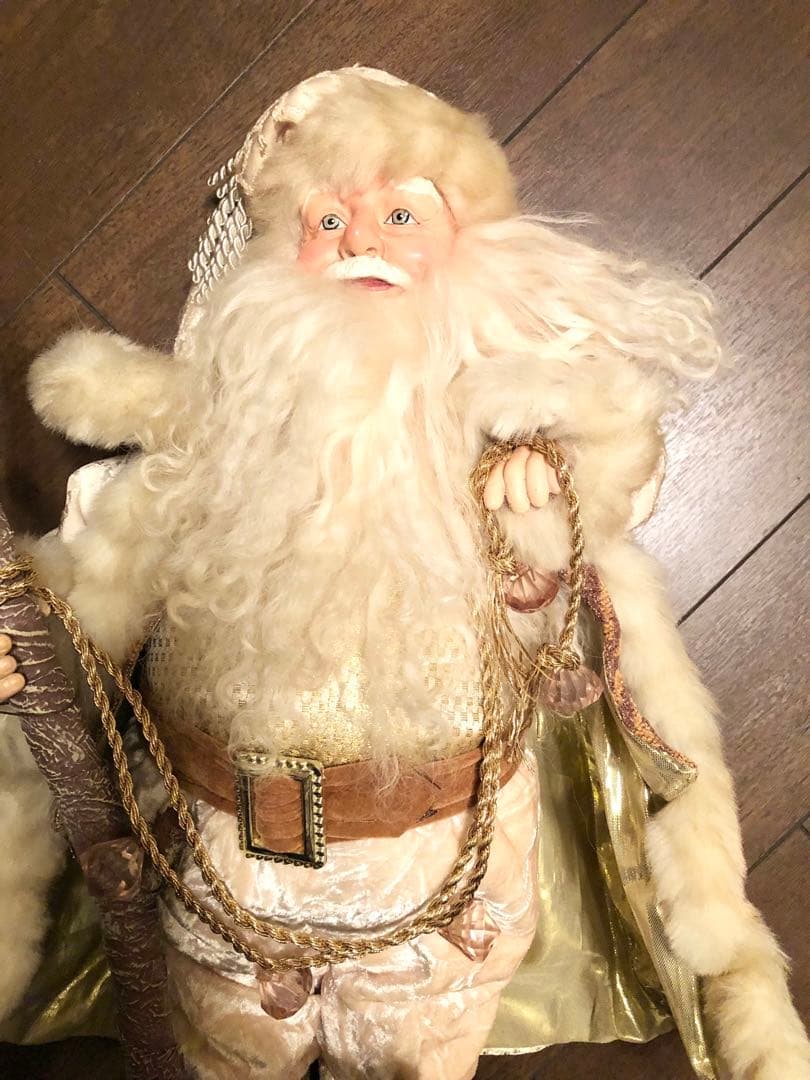 【アンティーク調】刺繍入り衣装&ブーツのサンタクロース人形(ベージュ色系)