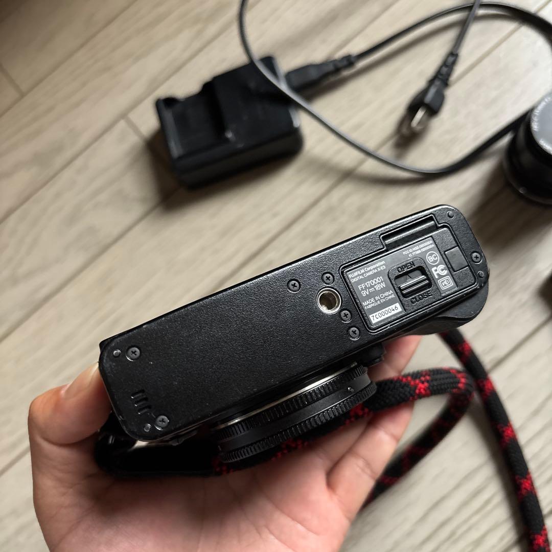 富士フィルム　XE-3 ブラック