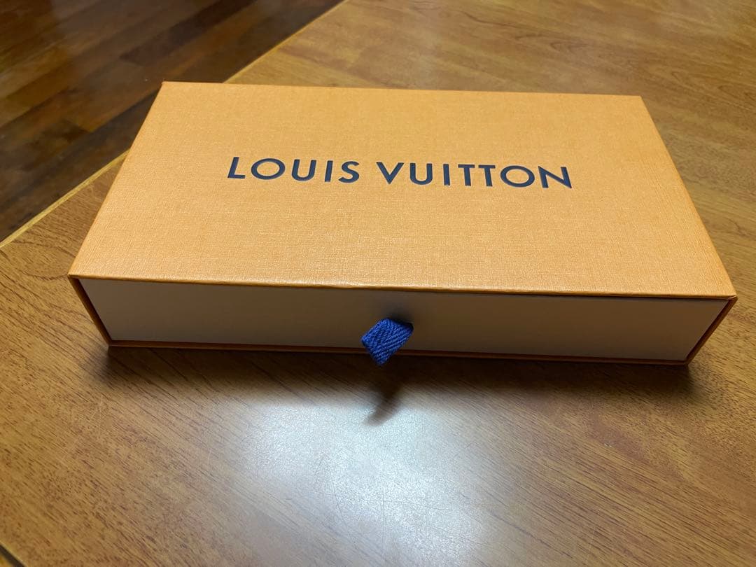 ルイヴィトン長財布【ポルトフォイユ・ブラザ】