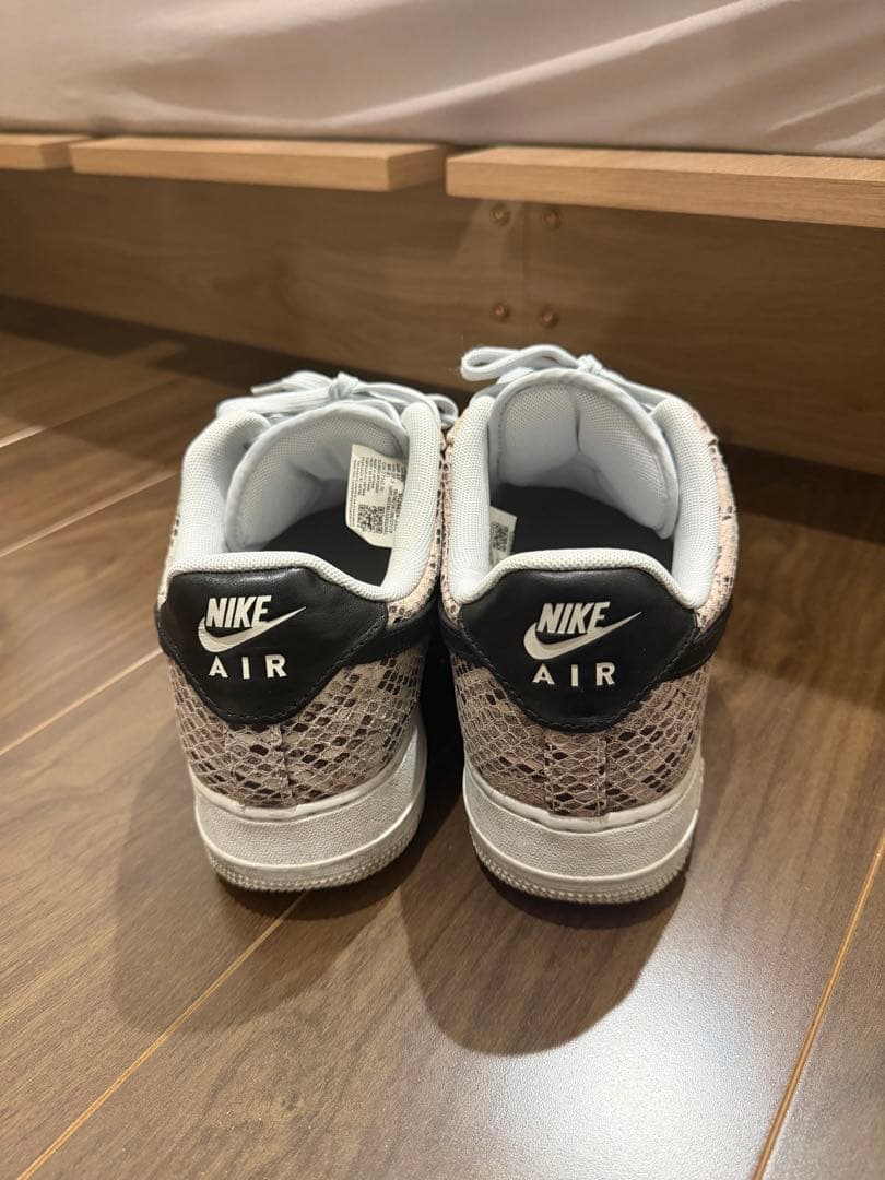 【完売】NIKE AIR FORCE 1 ’07 PREMIUM スネークスキン
