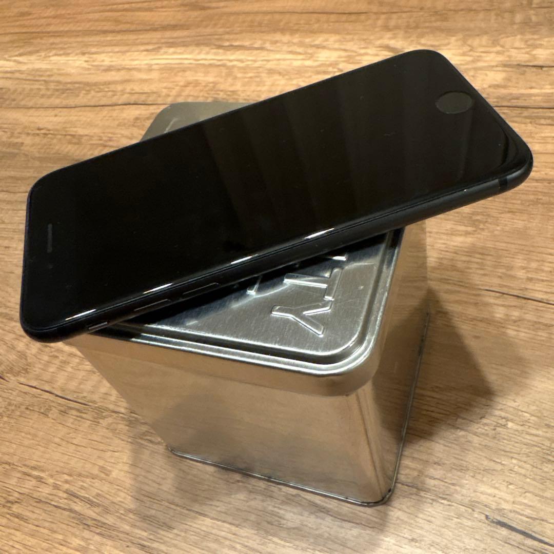 Apple iPhone 8 SIMフリー 64G バッテリー85%