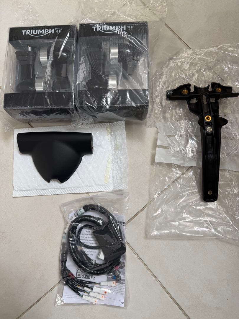 トライアンフ　ボンビネルボバー2025 LEDウインカーカスタムセット※お値引可