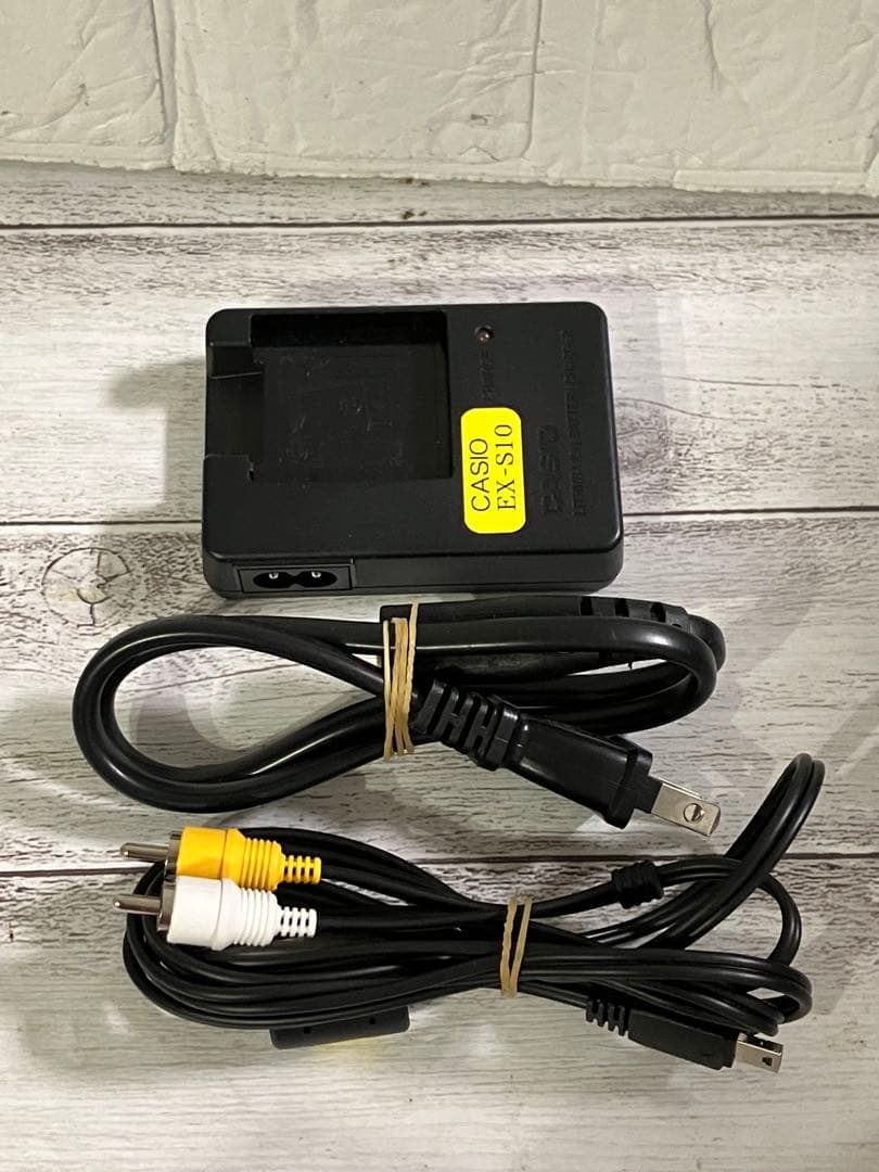 CASIO EXILIM ホワイト コンパクトデジタルカメラ