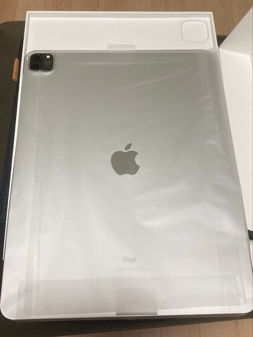 美品 12.9インチiPad Pro 128GB -シルバー第5世代