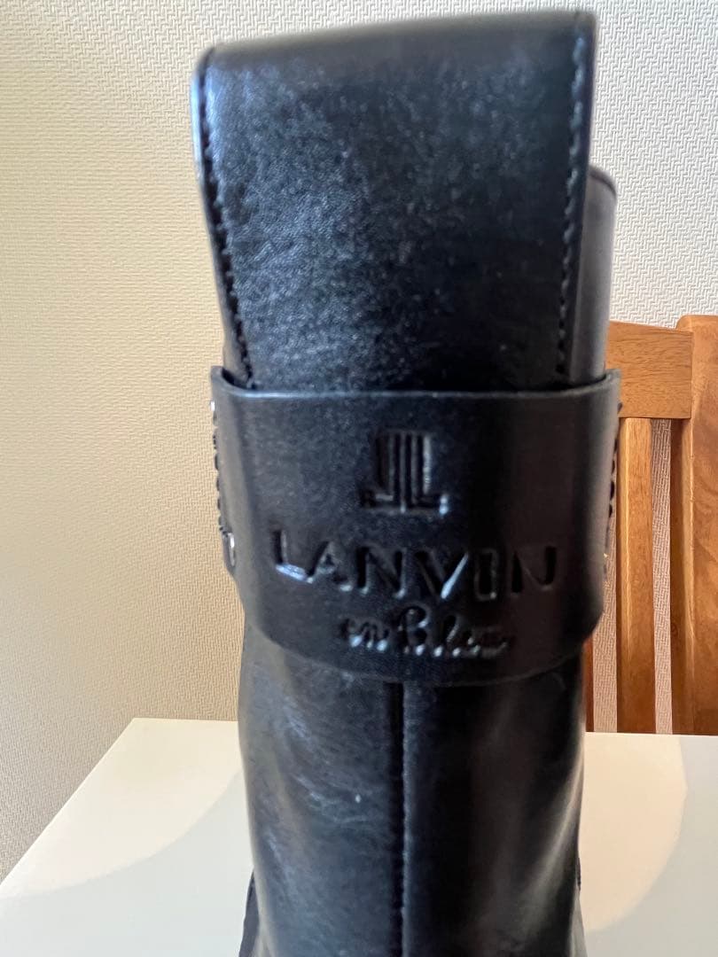 LANVIN en Bleu ブラック レザーサイドゴアブーツ