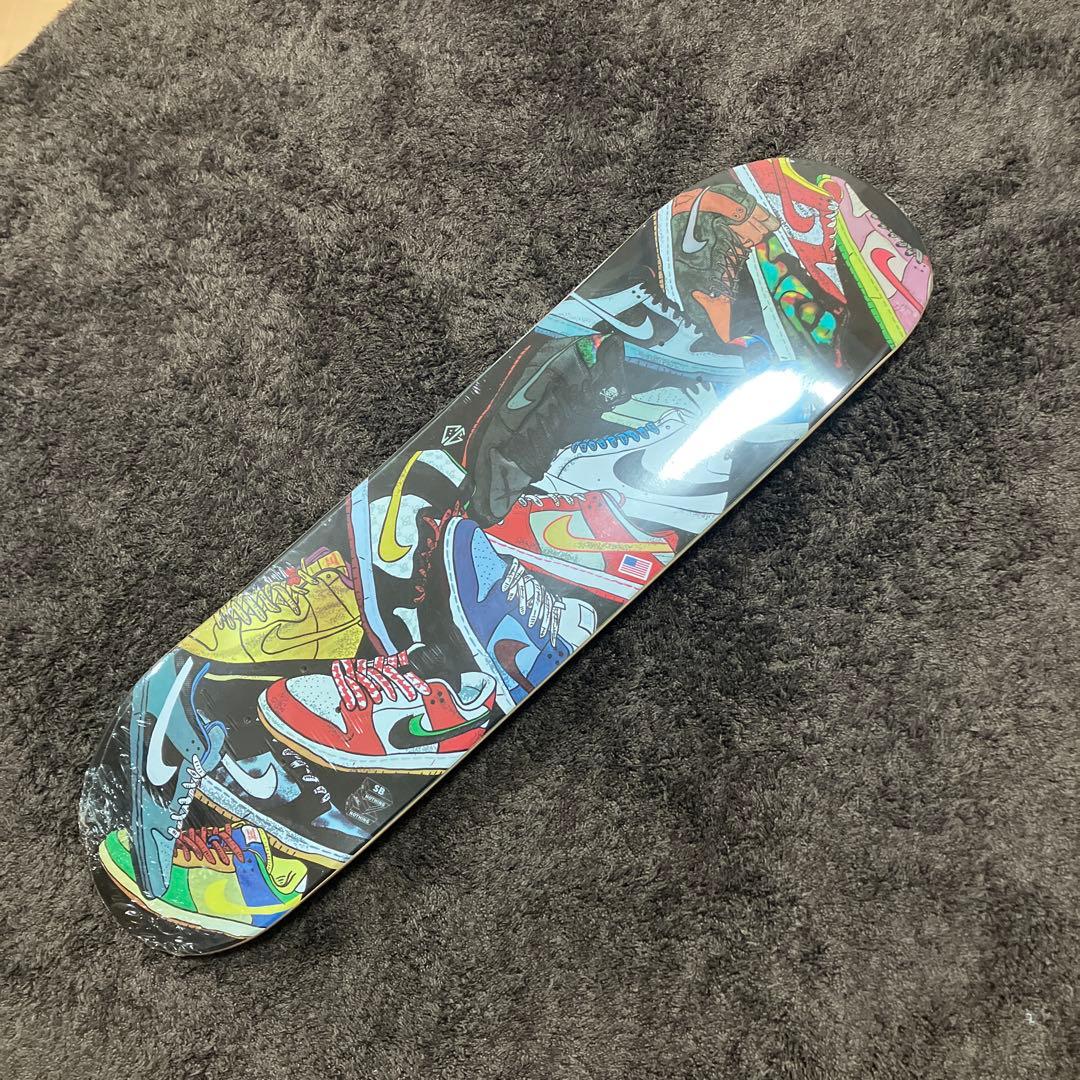 NOTHING CARTERGRAPHX Dunks Board 8.25インチ