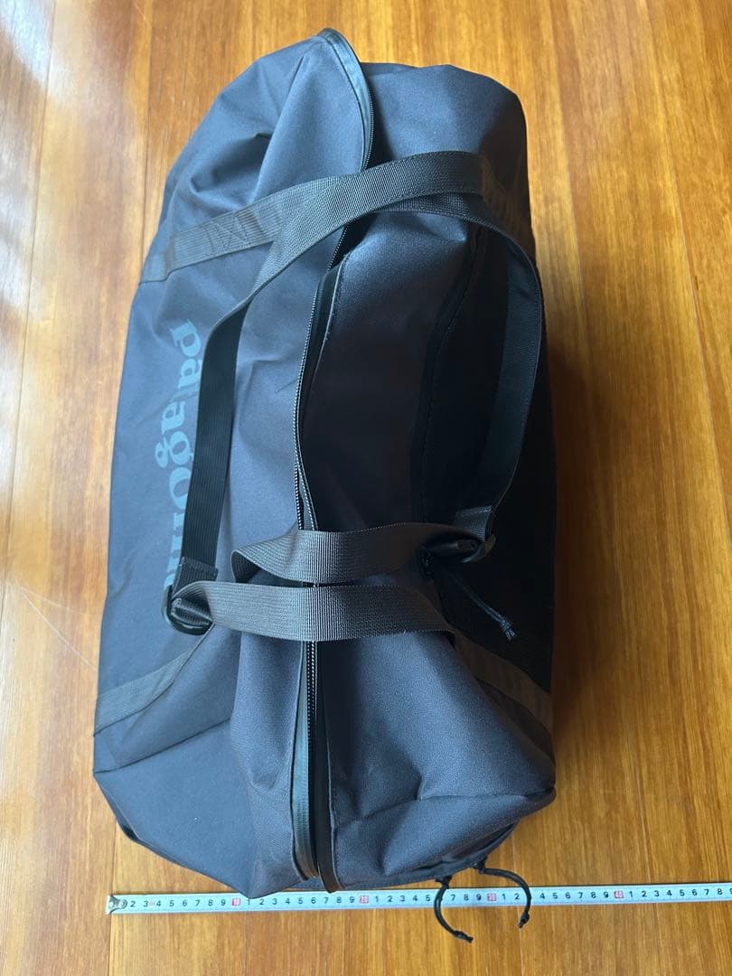 patagonia ボストンバッグ 黒　50〜60Ｌ