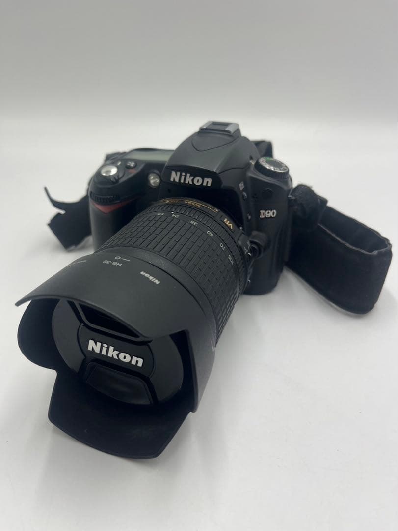 NIKON ニコン　D90 レンズ付　18-105mm