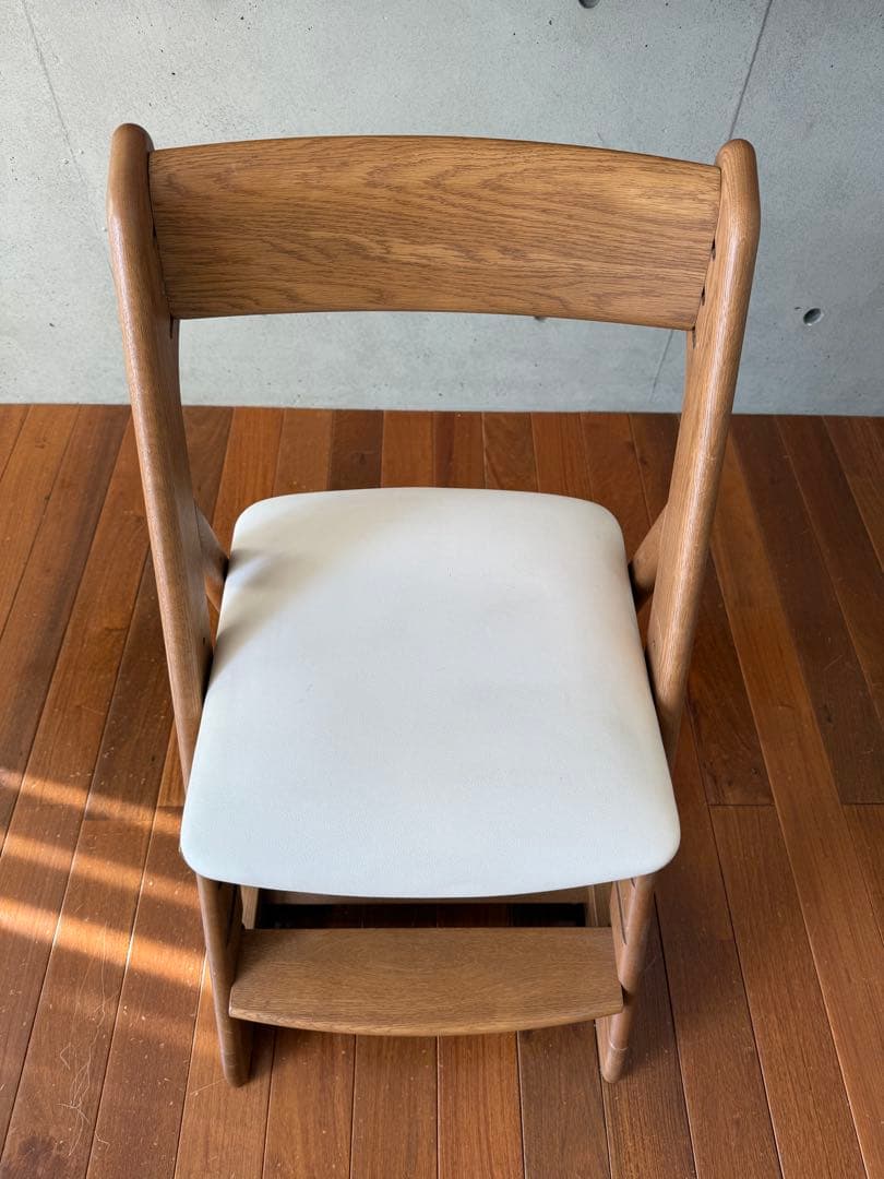 カリモク　木製椅子　高さ調整可