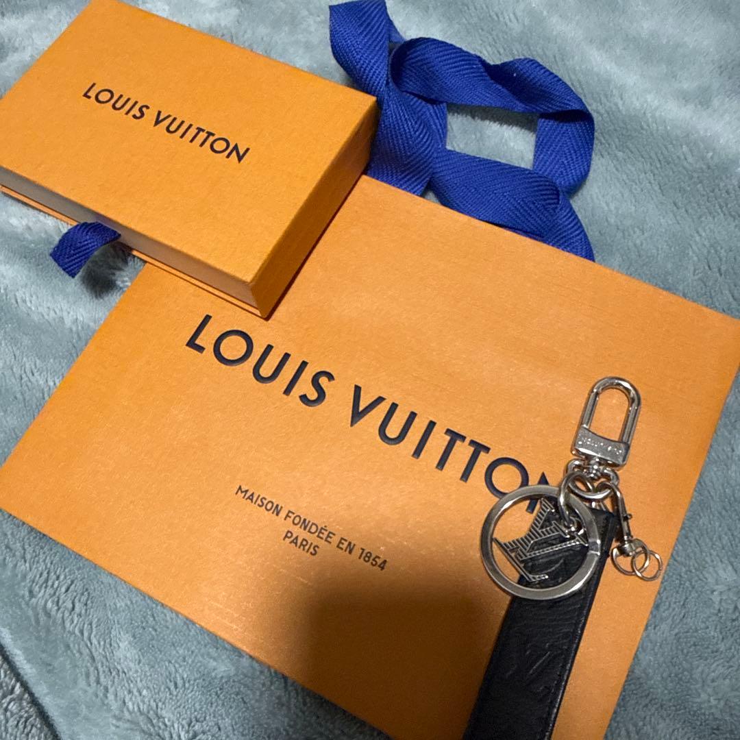 LOUIS VUITTON ブラックレザー キーホルダー　キーリング