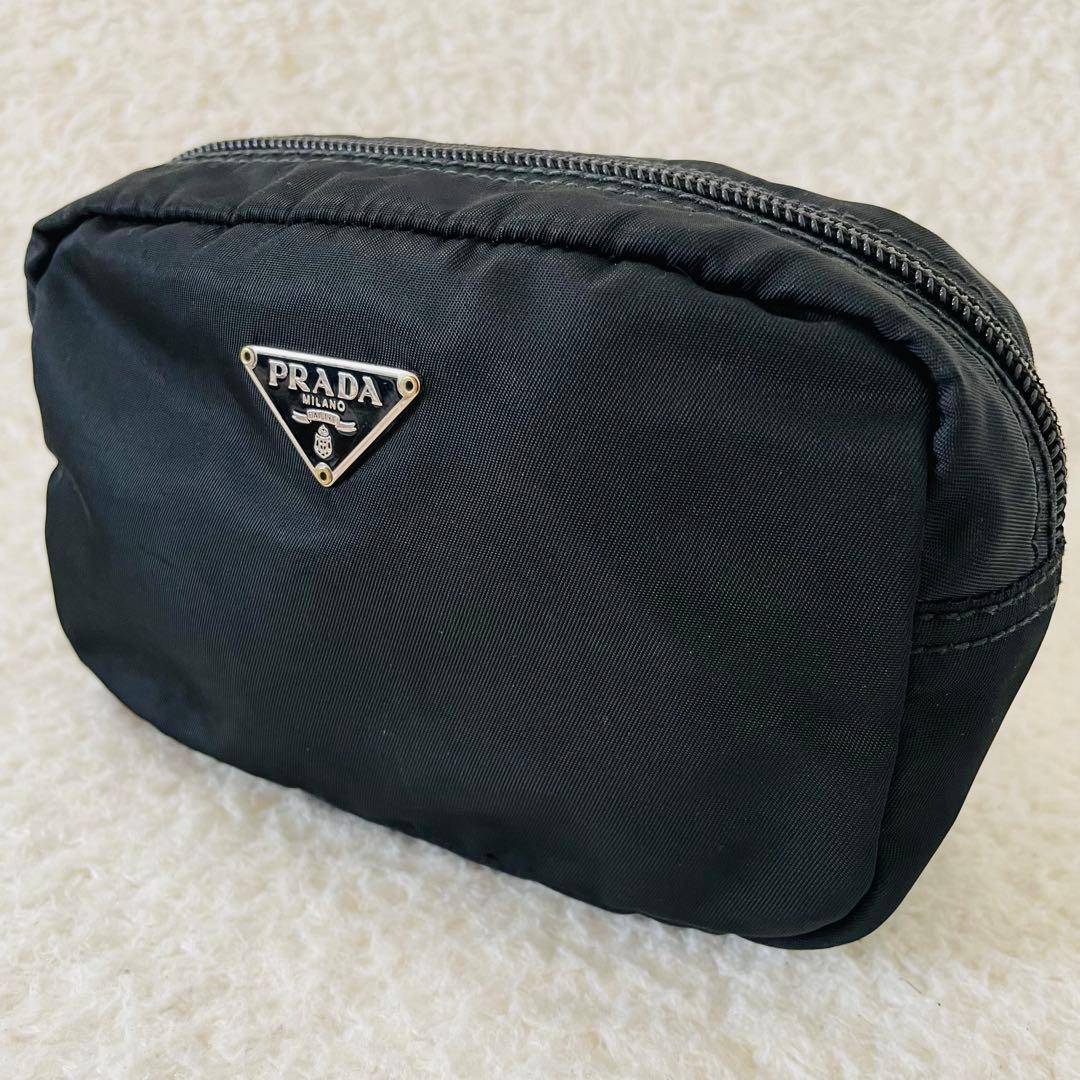 PRADA ブラック ナイロンポーチ