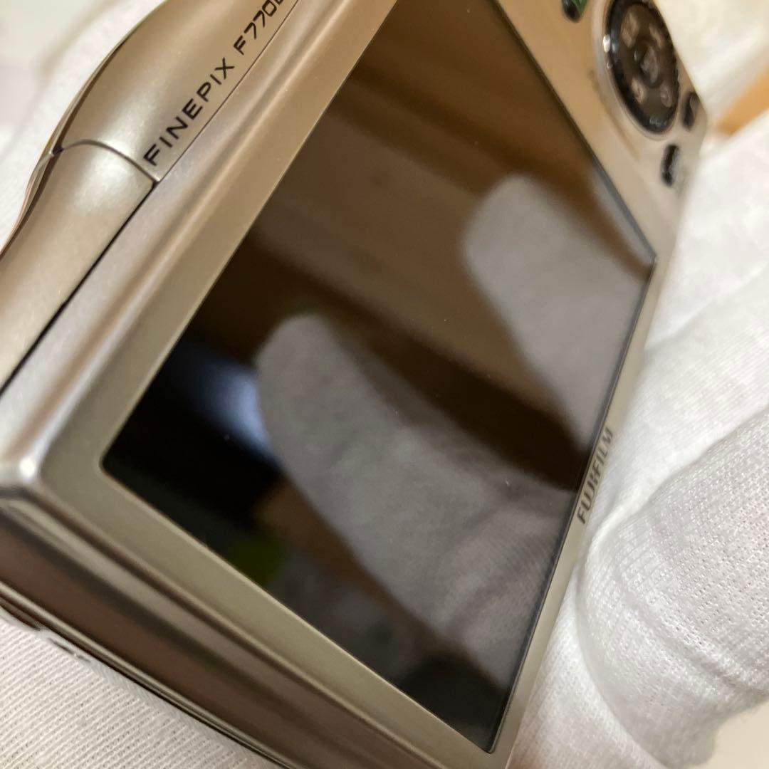 E41 【ジャンク】 FUJIFILM FinePix F770EXR デジカメ