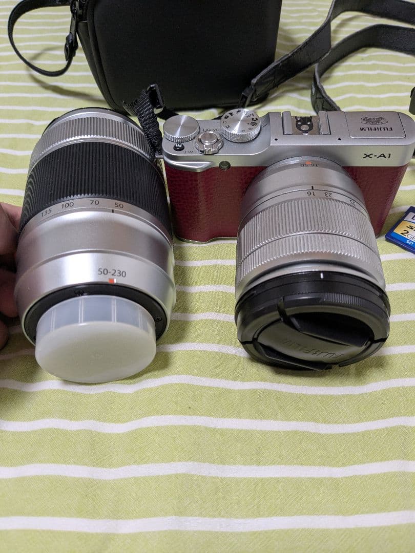 富士フイルム X-A1 ミラーレスカメラ16-50、 50-230mmレンズ付き