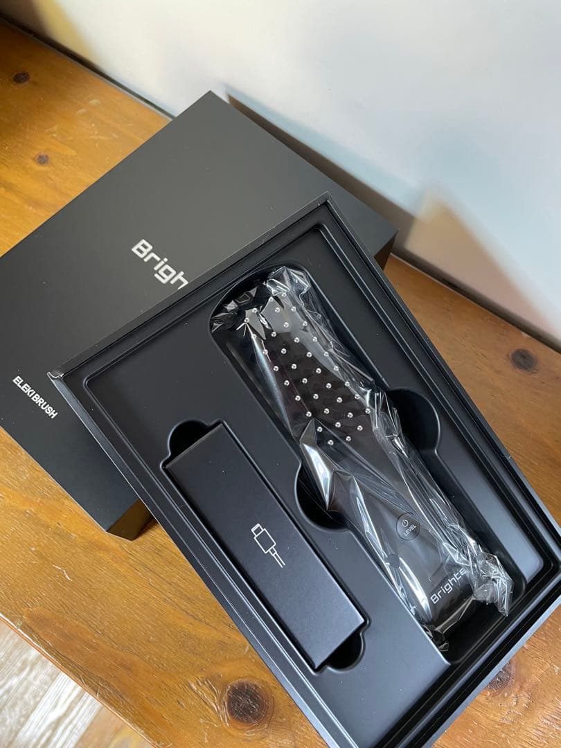 エレキブラシ　リフト美顔器　brighte