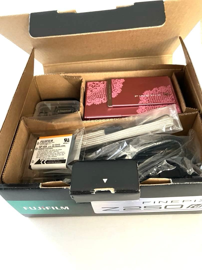 FUJIFILM FinePix Z250 デジタルカメラピンク【説明書:箱入】