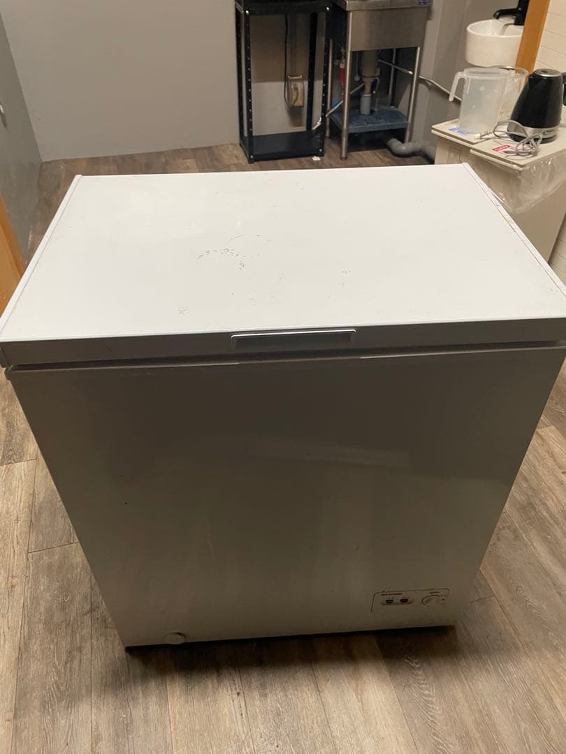 最終価格！アオヤマアリス チェスト型冷凍庫 ホワイト　142L