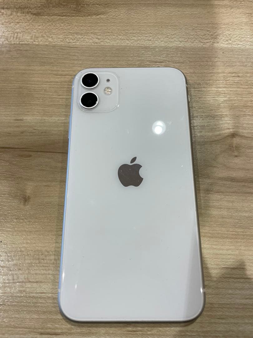 Apple iPhone 11 ホワイト 本体　中古