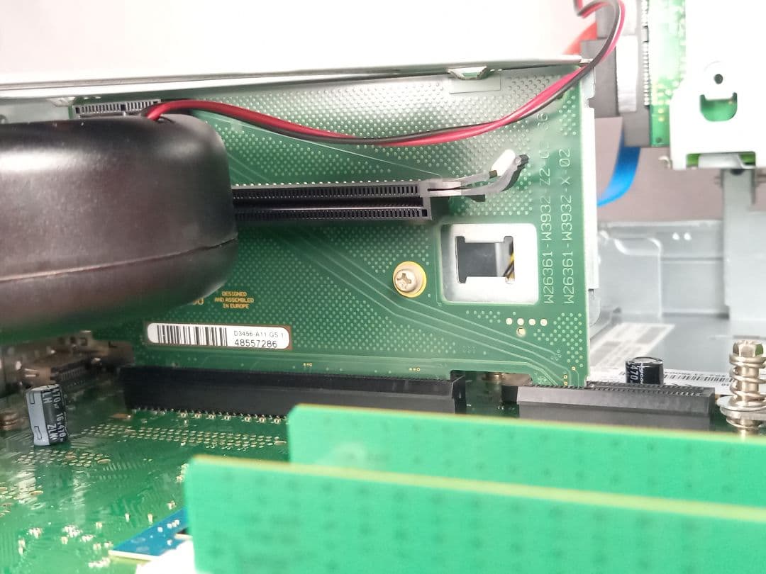 スリム型デスクトップPC／ Windows 11 Pro認証済み