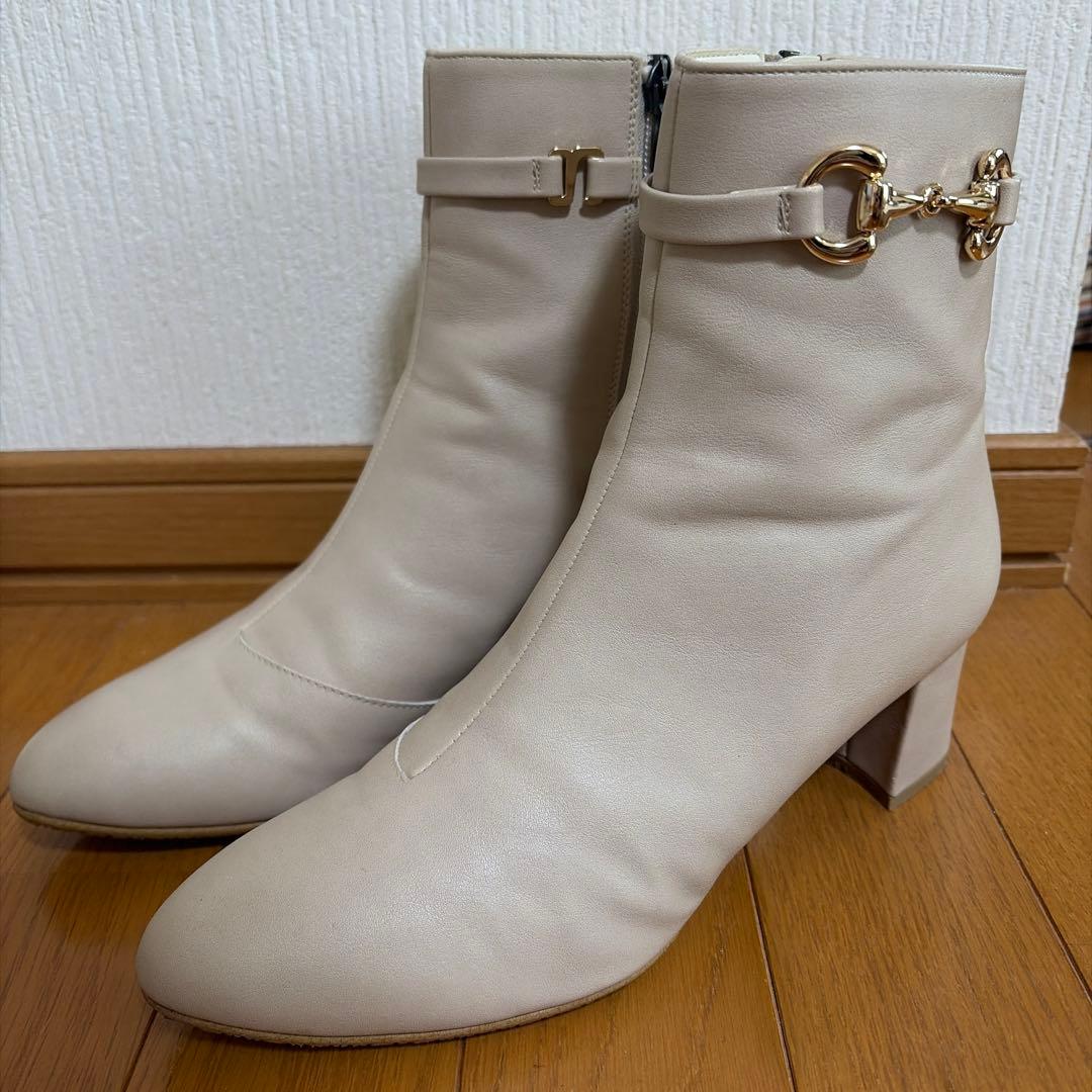 ダイアナ　ブーツ　ホワイト