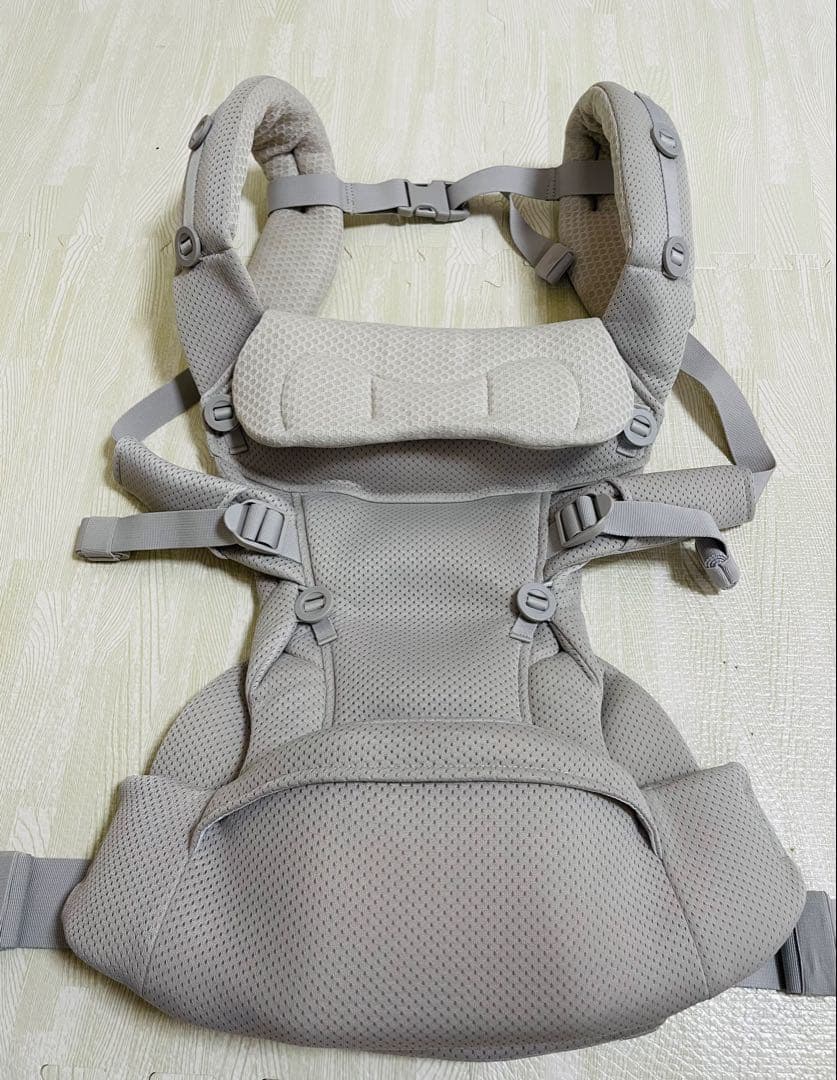 【美品】エールベベ　抱っこ紐　ベビーキャリア THREE qd