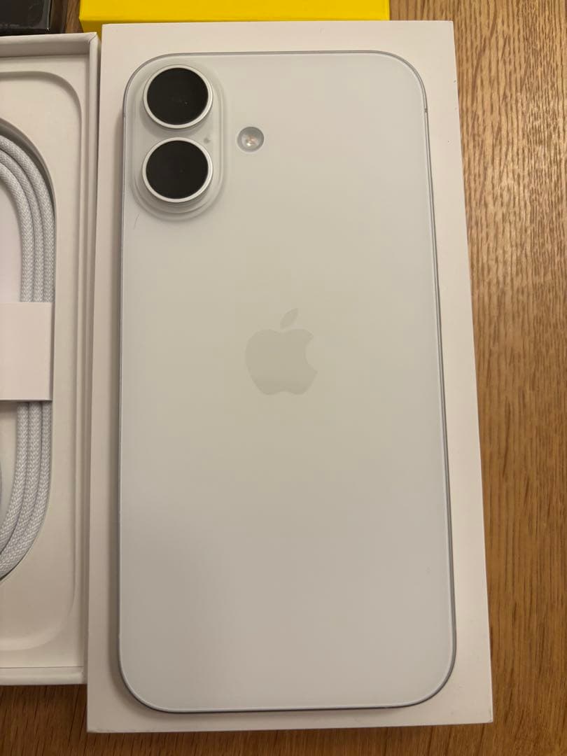 Apple iPhone 16 ホワイト 128gb ケース、強化フィルム付き