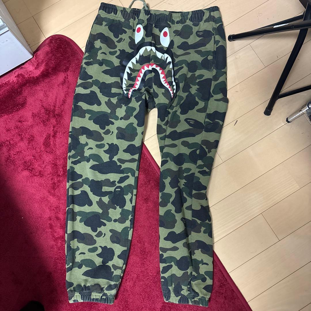 アベイシングエイプシャークズボン