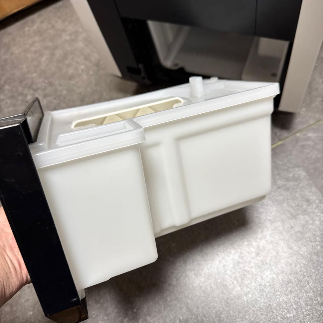 SHARP シャープ 除加湿空気清浄機 KC-HD70-W 2019年