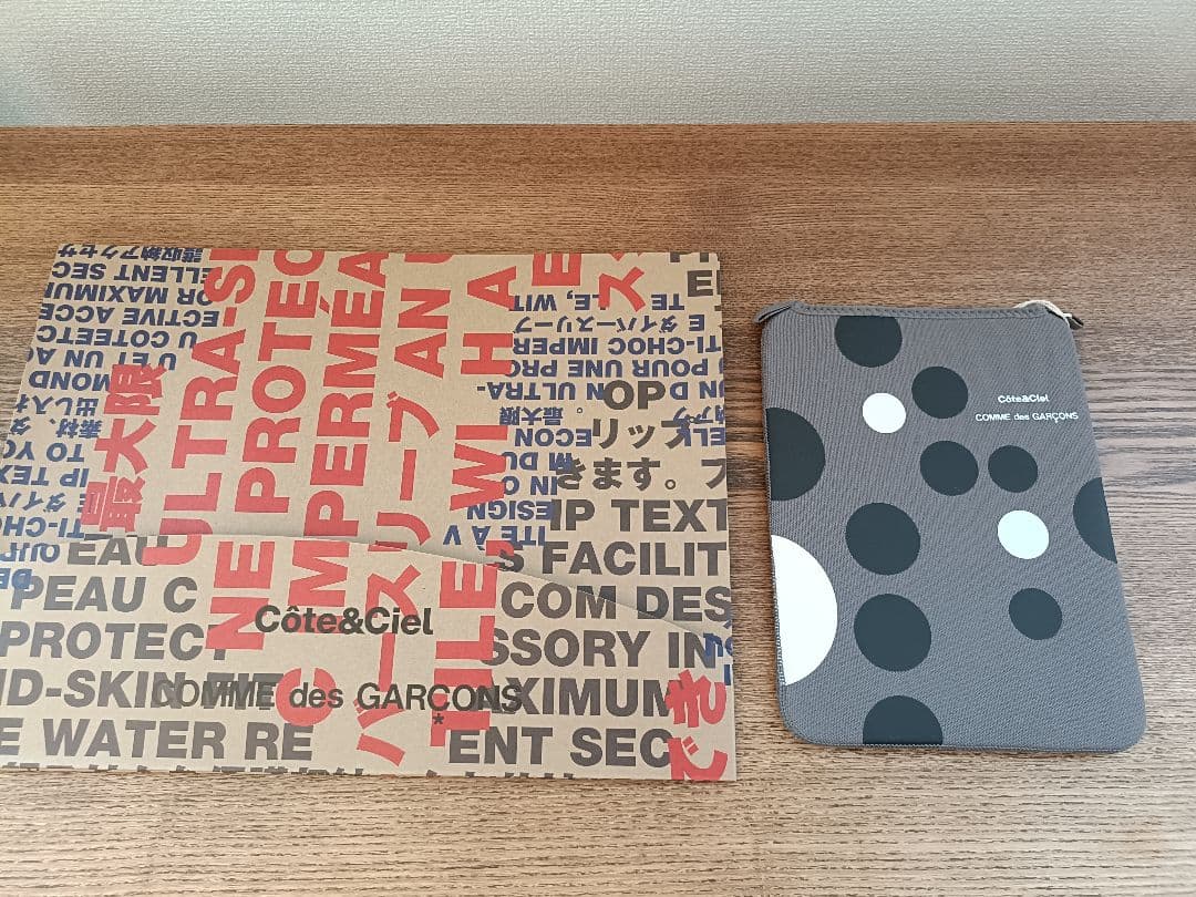 新品 Comme des Garcons x Cote&Ciel iPadケース