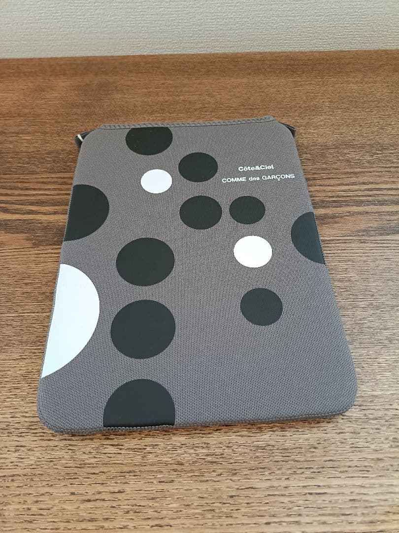 新品 Comme des Garcons x Cote&Ciel iPadケース