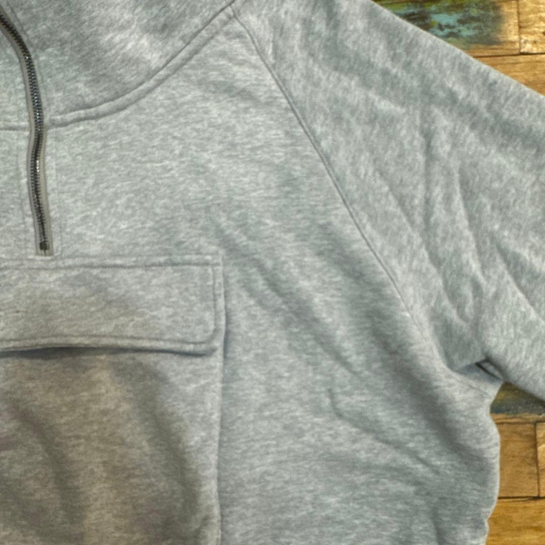 バーバリー　BURBERRY グレー フーディー　ハーフジップ　美品　大人気