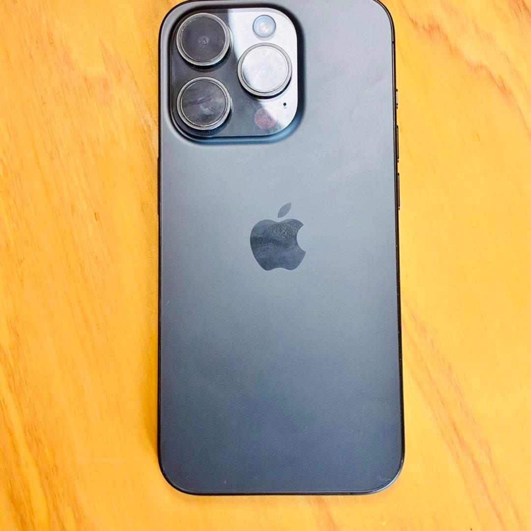 Apple iPhone 15 PRO ブラックチタニウム　256GB ジャンク