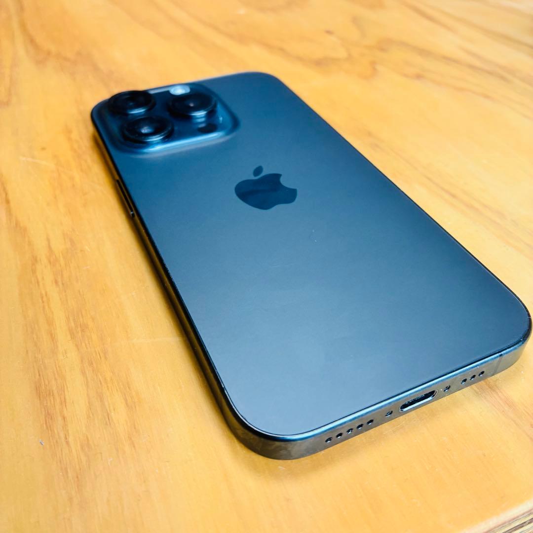 Apple iPhone 15 PRO ブラックチタニウム　256GB ジャンク