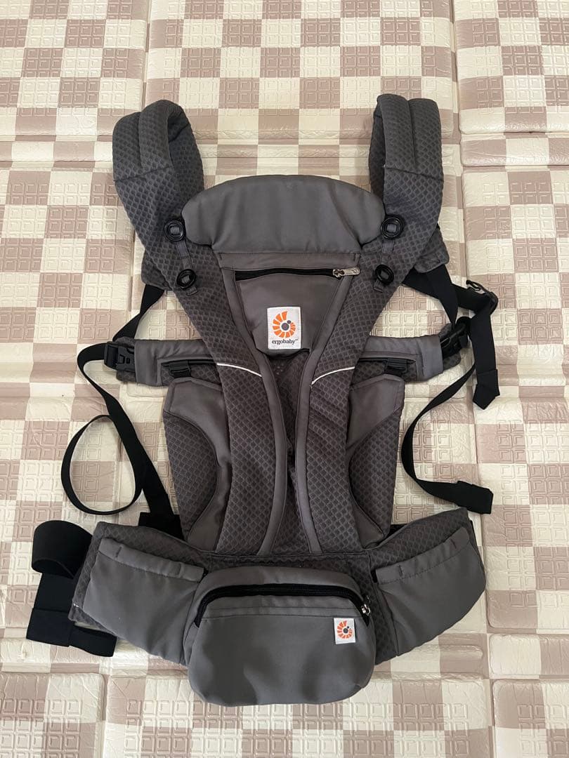 エルゴ　オムニブリーズ　グラファイトグレー　ケープ付き