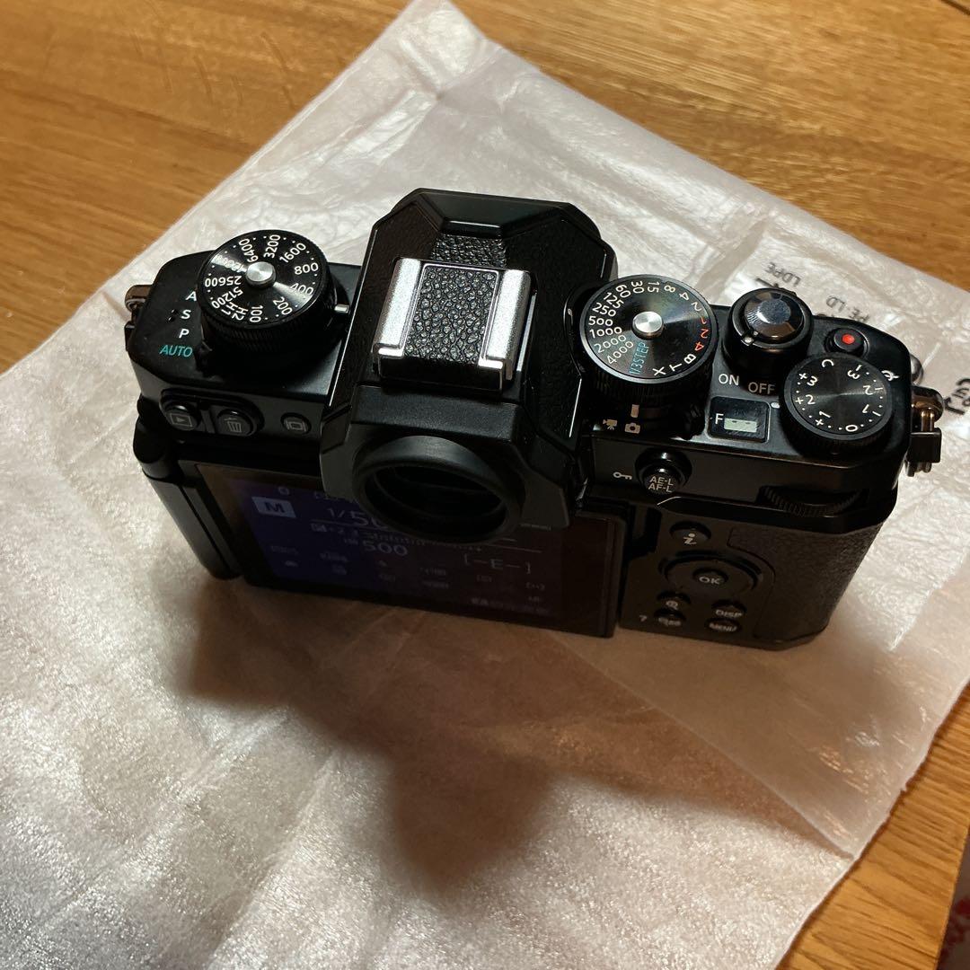 Nikon Z fc ミラーレスカメラ 28mmレンズ付き