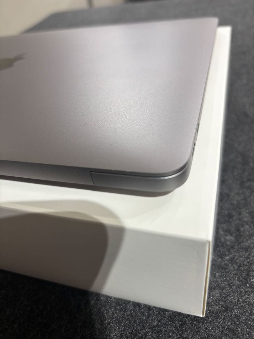 MacBook Air M1 8GB 256GBバッテリー94% スペースグレイ