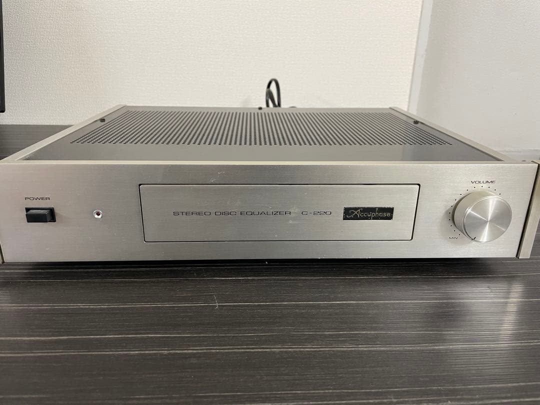 Accuphase アキュフェーズ　C-220 プリアンプ　通電確認済み