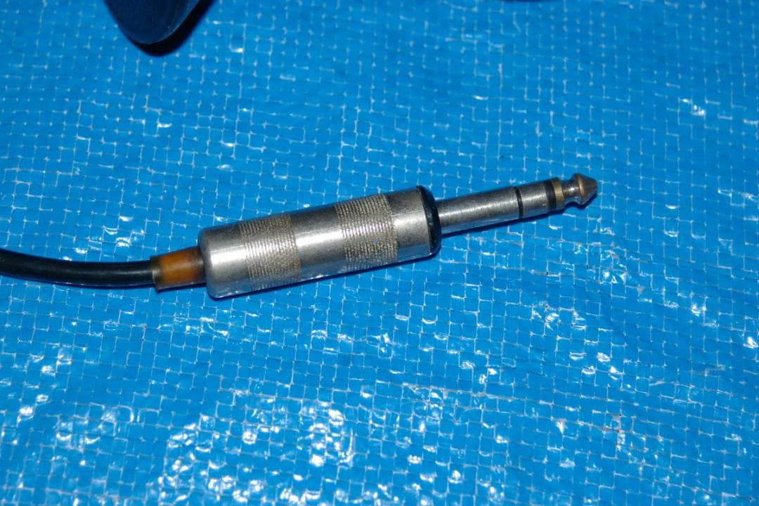 Beyerdynamic DT 48 ヘッドフォン中古難ありの出品です、