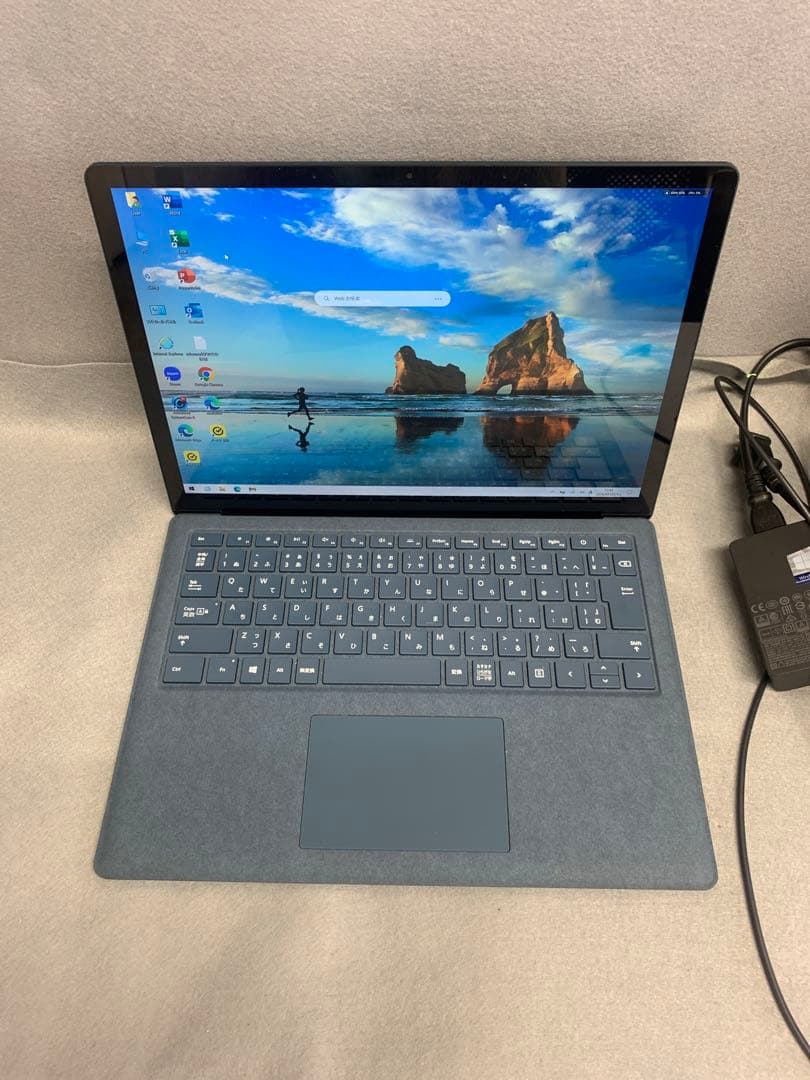Microsoft surface laptop GO 第１世代