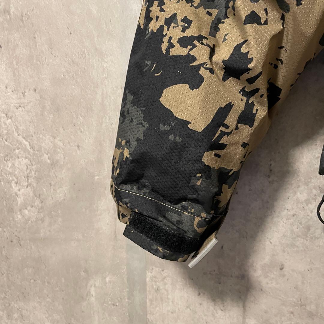 Burtonバートンスキーウェアスノーボードジャケットパーカーカモ総柄黒ブラック