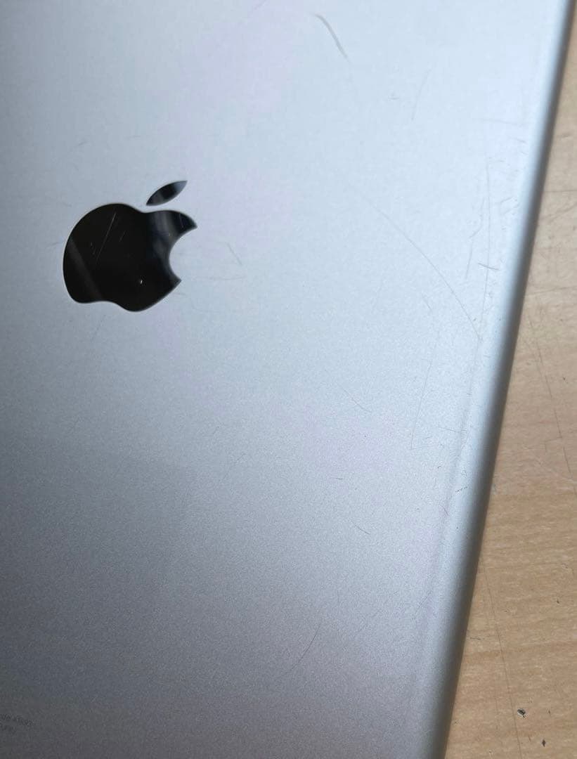 iPad 第6世代　A1893　Wi-Fiモデル　スペースグレイ32GB #5