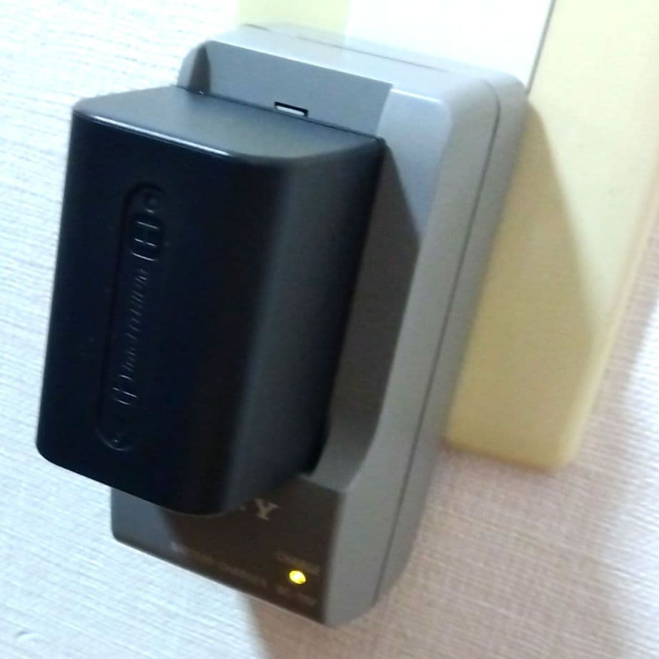 SONYデジタルHDビデオカメラレコーダー HDR-SR11 ソニー