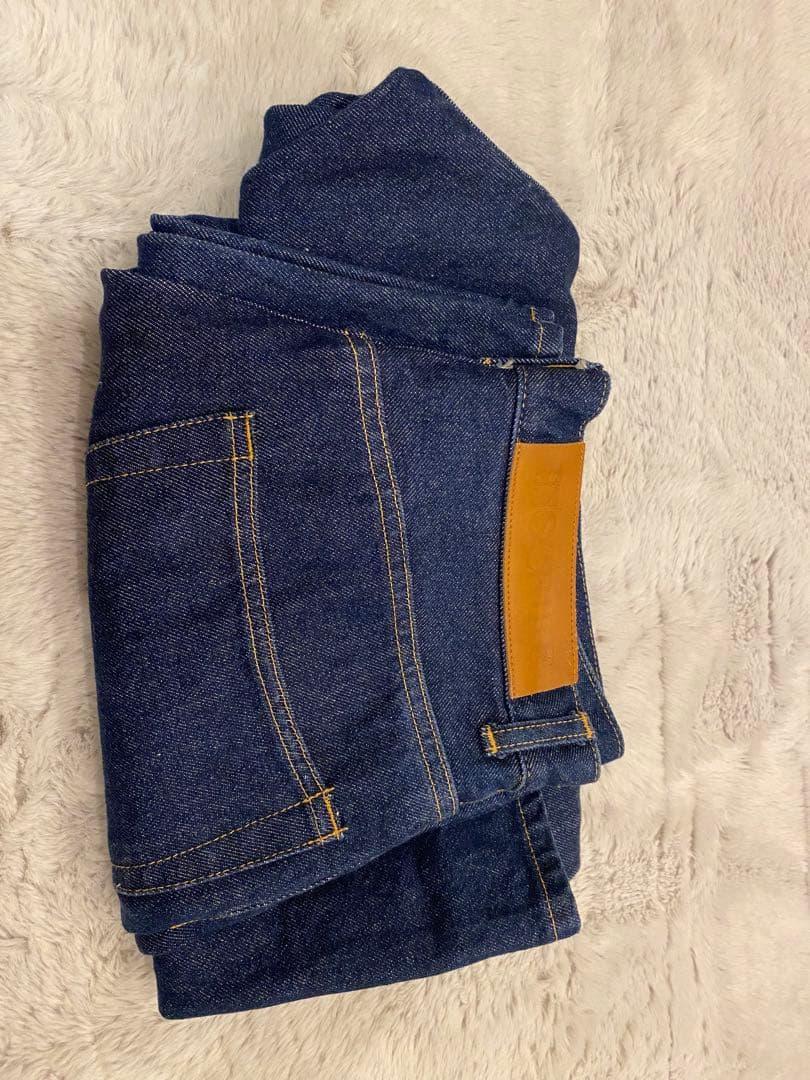 アンスクリア　ルーズフィットデニム　カレンソロジー