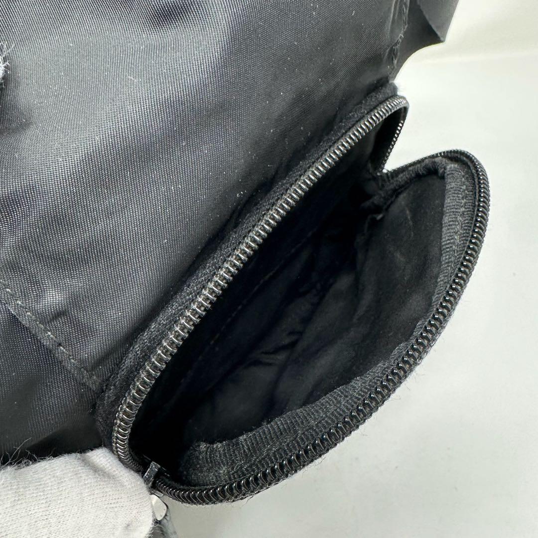 【美品】 PRADA プラダ ショルダーバッグ メッセンジャー　ナイロン e34