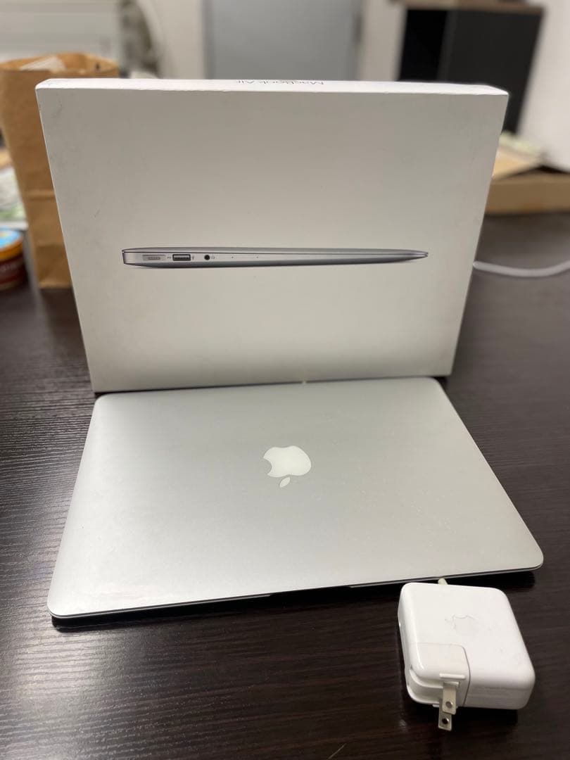 Apple MacBook Air Mid 2013 本体 充電器&箱付き