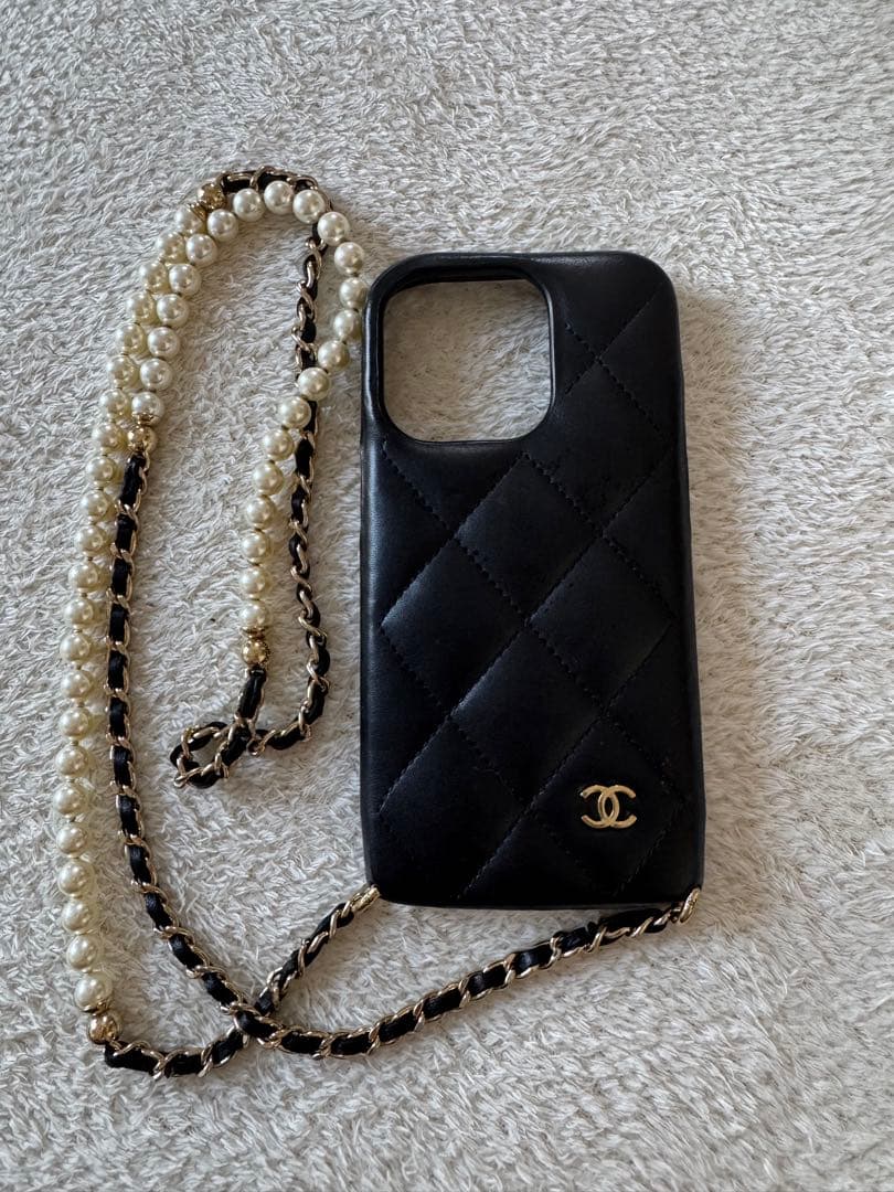 CHANEL ブラックレザーiPhone14,Proカバー