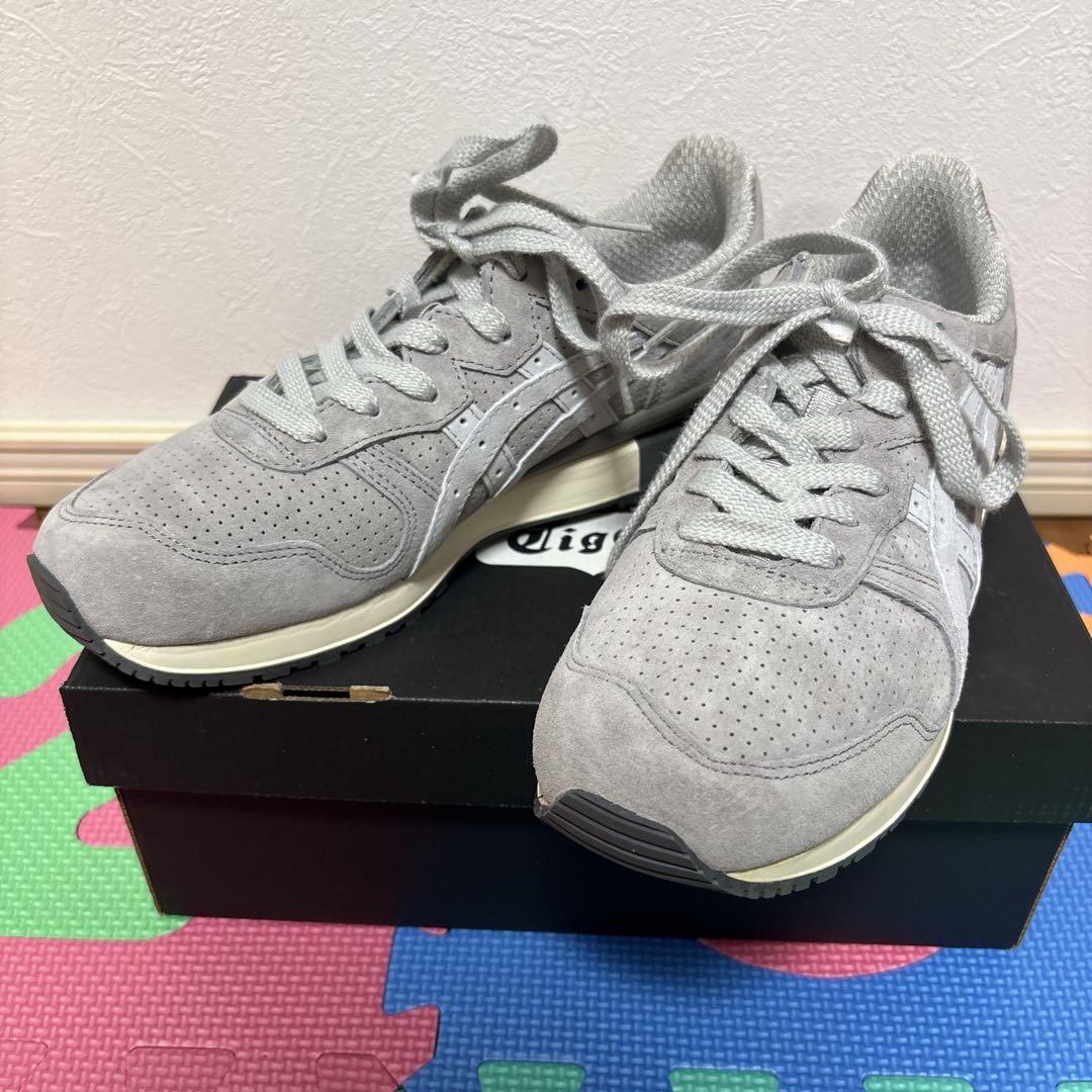 オニツカタイガー　タイガーアリー　グレー